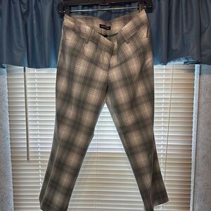 Express Gray Tailored Capris for Smart Occasions